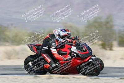 media/Dec-01-2025-Moto Forza (Mon) [[2daa91e15f]]/2-Intermediate Group/Session 3 (Turn 7 Inside Pans)/